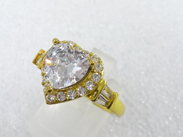 クリスタル　指輪(18号)